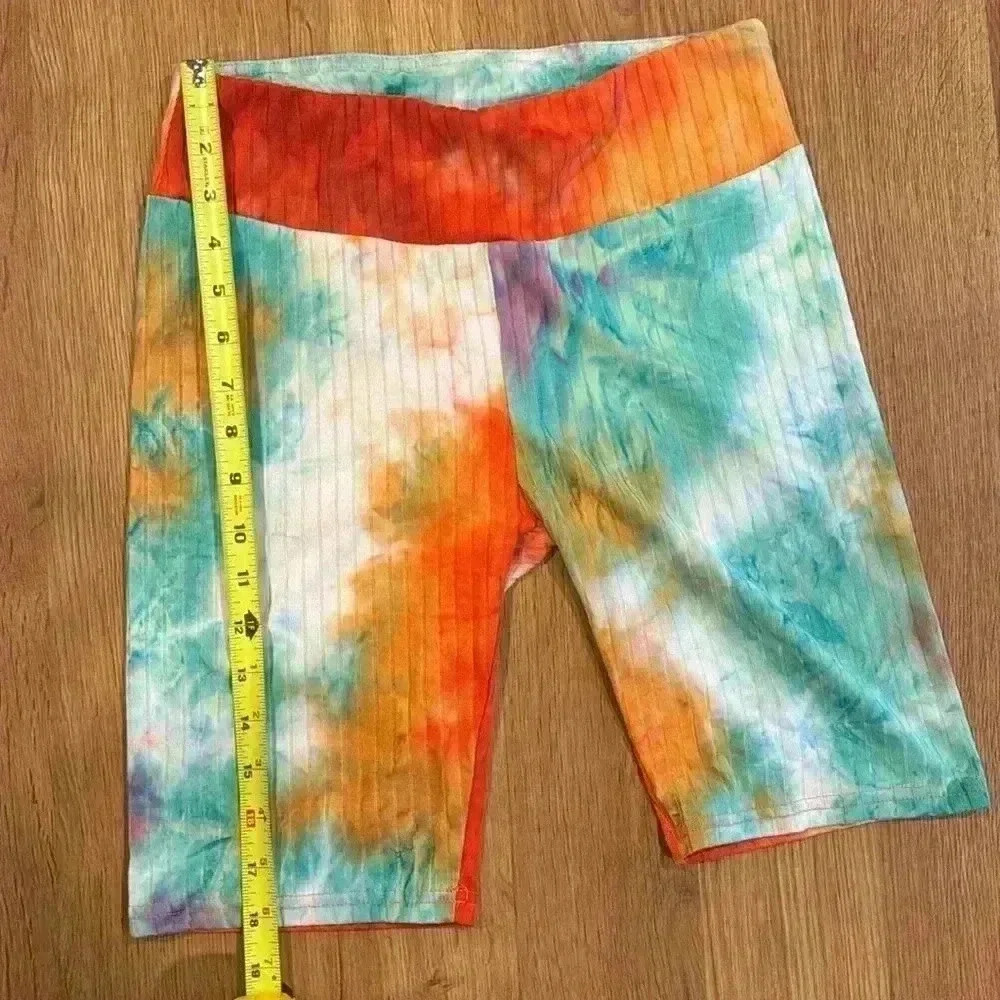 Fit In Tie Dye Biking shorts multicolored- Size Medium - Picture 2 of 3